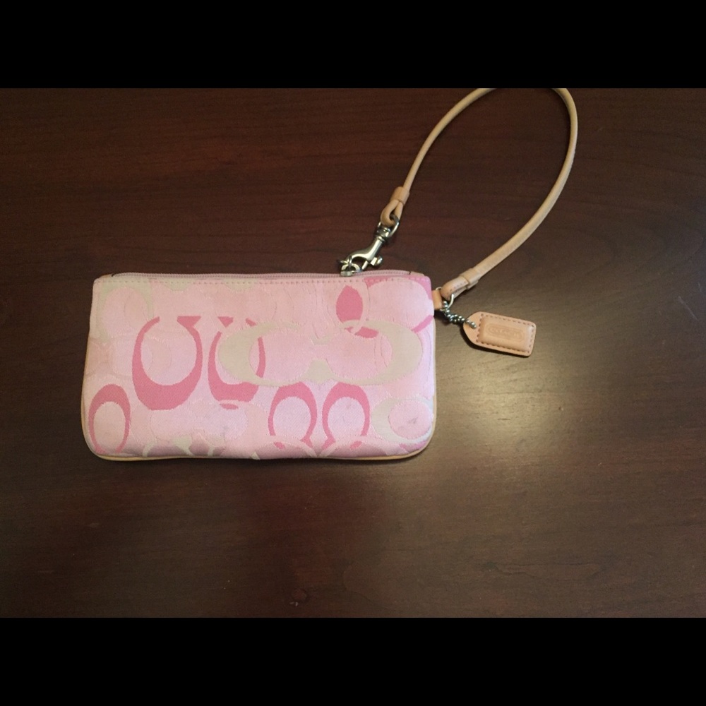 ๐๐ Coach Wristlet ๐๐ - Picture 2 of 8